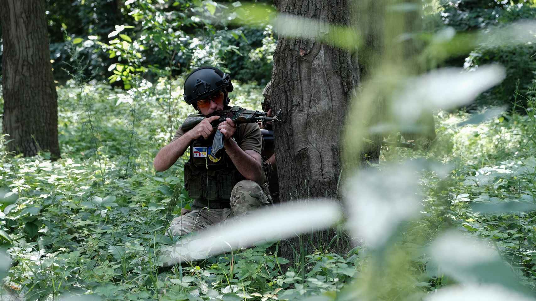 Um combatente da Legião Georgiana Ucraniana durante a sua fase de treino.